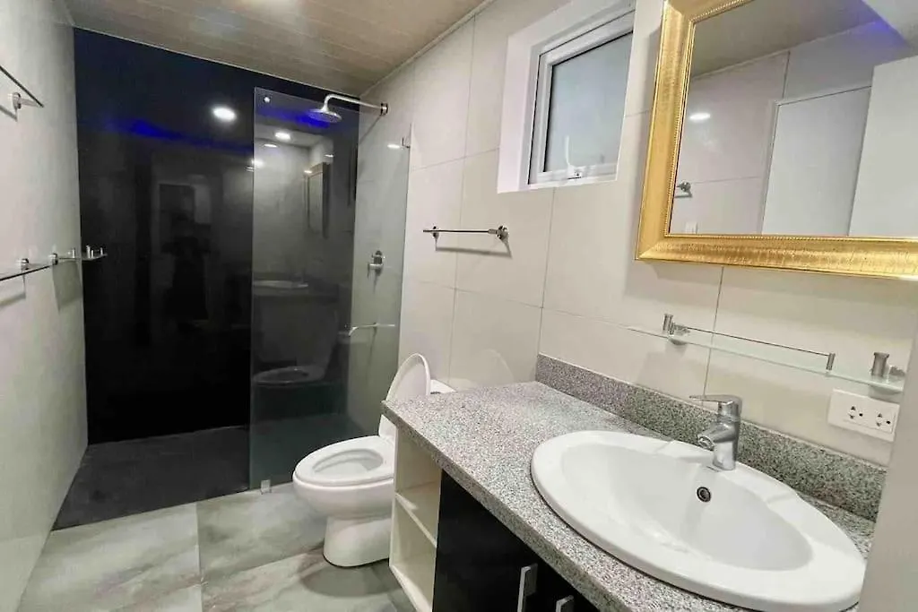 Kandi Palace, 2-Bedroom Serviced Apartment 安吉利斯
