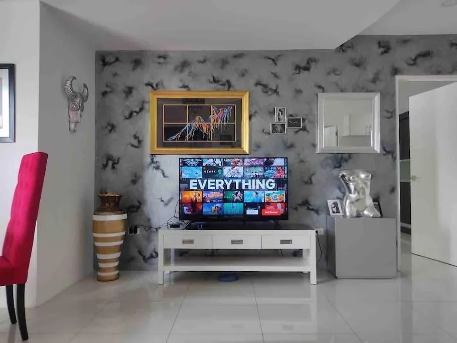 Kandi Palace, 2-Bedroom Serviced Apartment 安吉利斯