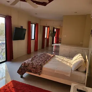 Sheryll Escapes - Kandi Resort-type Spacious 1 Bedroom Loft With Netflix And Free Housekeeping Apartment